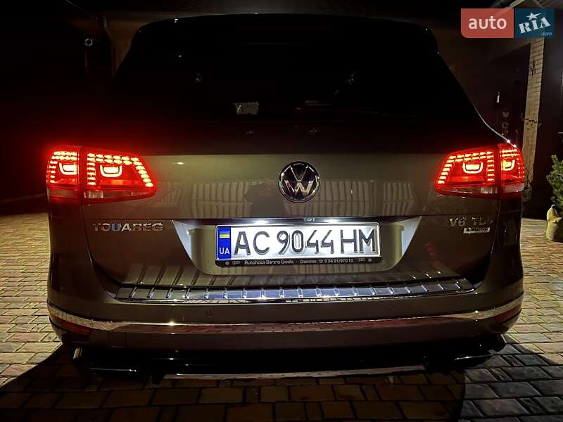 Внедорожник / Кроссовер Volkswagen Touareg 2016 в Луцке