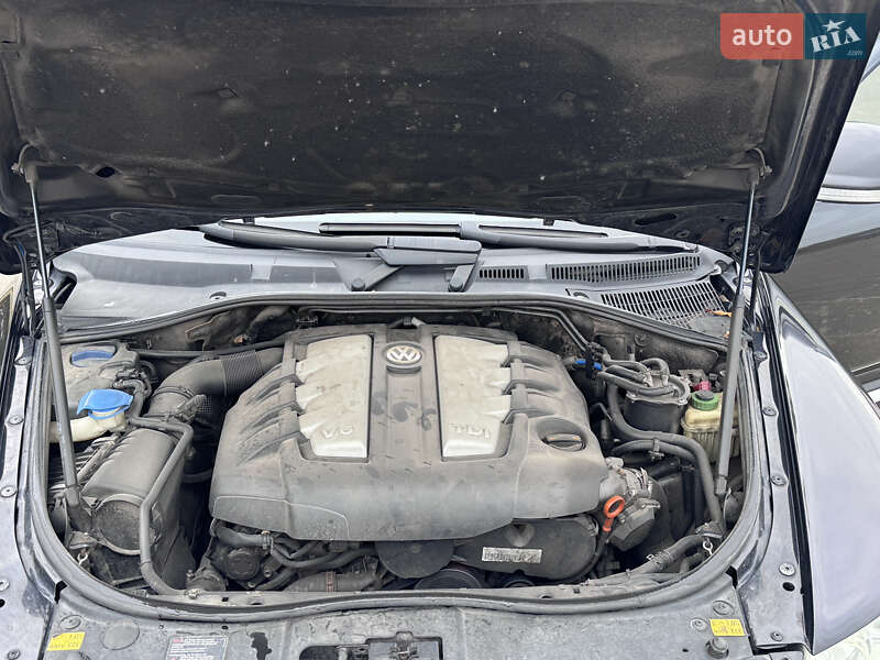 Позашляховик / Кросовер Volkswagen Touareg 2007 в Києві