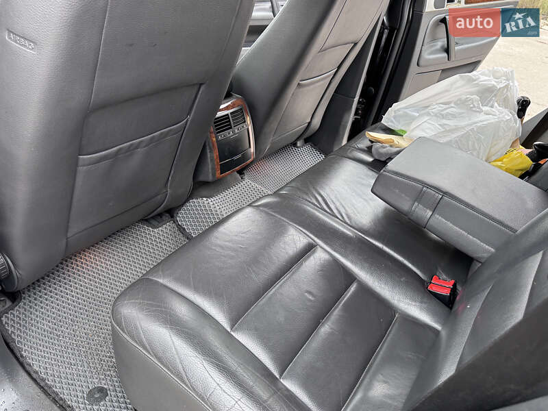 Позашляховик / Кросовер Volkswagen Touareg 2007 в Києві