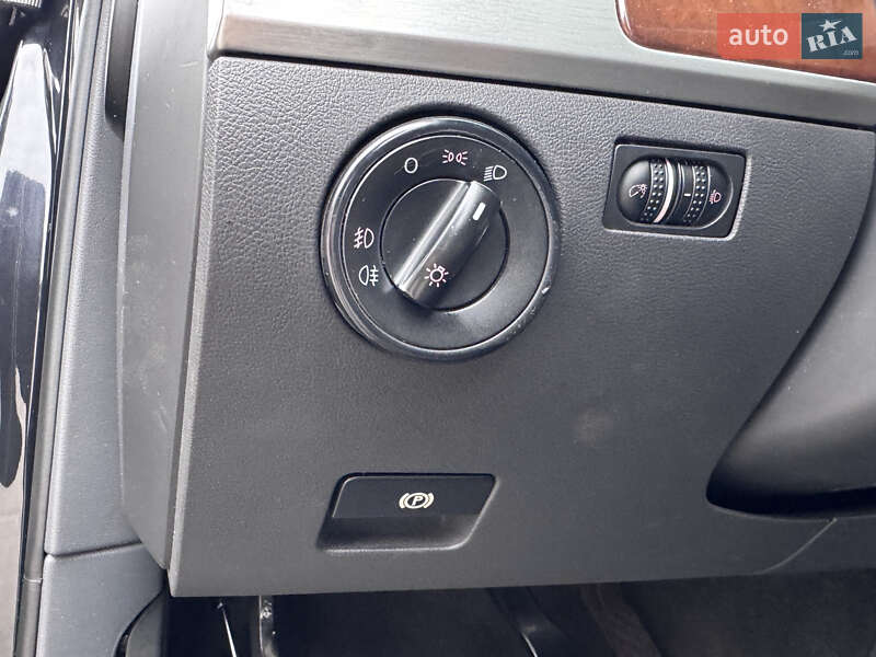 Позашляховик / Кросовер Volkswagen Touareg 2007 в Києві
