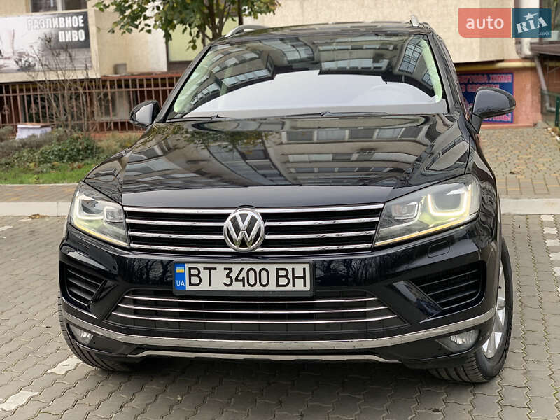 Внедорожник / Кроссовер Volkswagen Touareg 2016 в Одессе