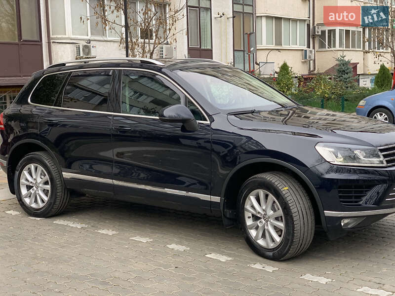Внедорожник / Кроссовер Volkswagen Touareg 2016 в Одессе