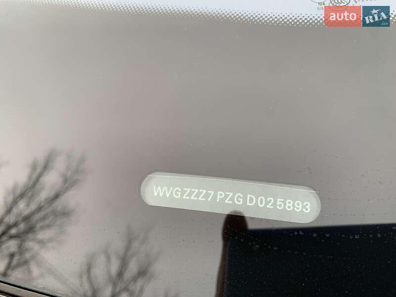 Внедорожник / Кроссовер Volkswagen Touareg 2016 в Одессе