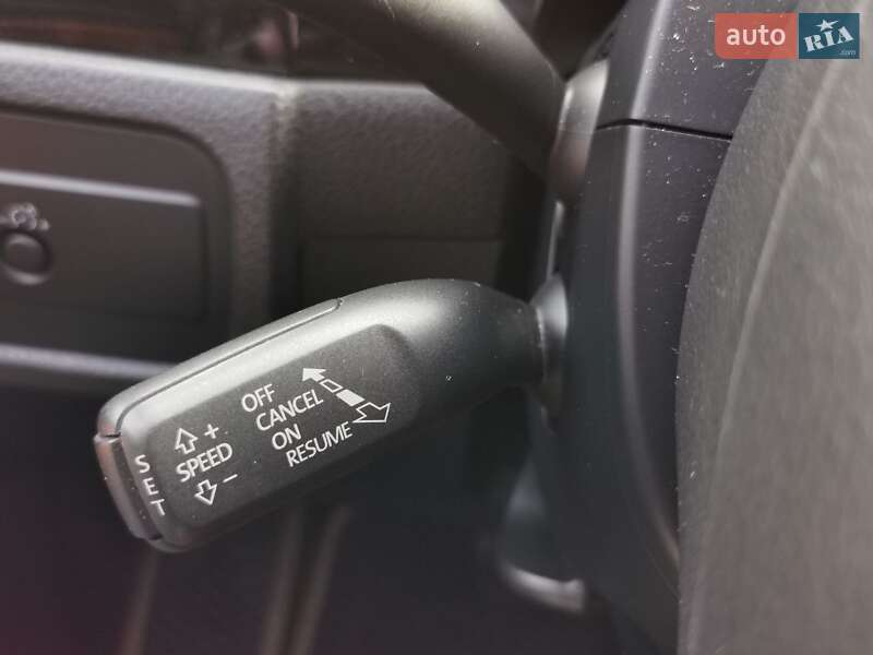 Внедорожник / Кроссовер Volkswagen Touareg 2013 в Хмельницком