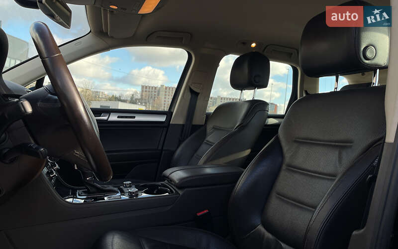 Внедорожник / Кроссовер Volkswagen Touareg 2012 в Львове фото 7 Внедорожник / Кроссовер Volkswagen Touareg 2012 в Львове
