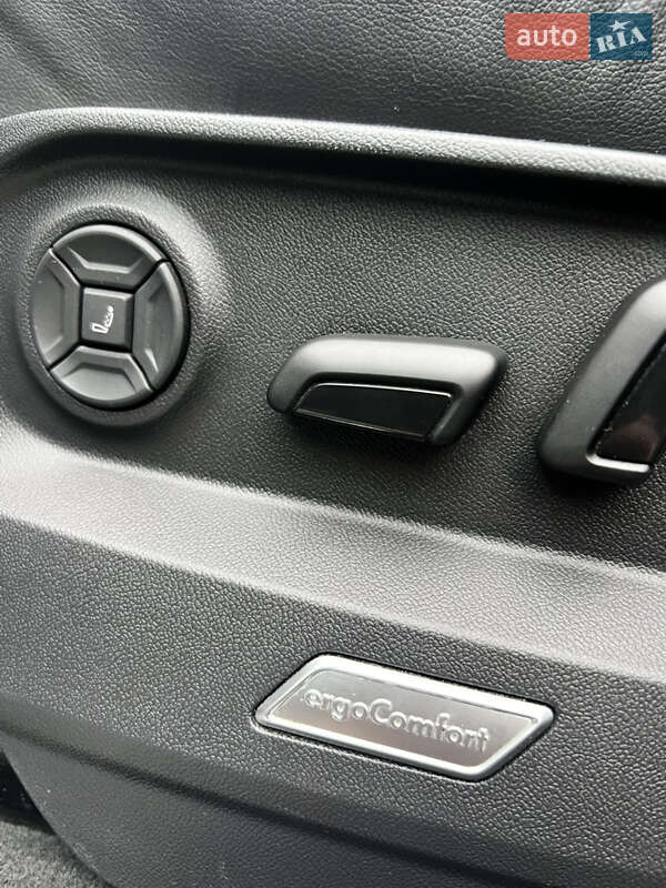 Внедорожник / Кроссовер Volkswagen Touareg 2018 в Львове фото 29 Внедорожник / Кроссовер Volkswagen Touareg 2018 в Львове