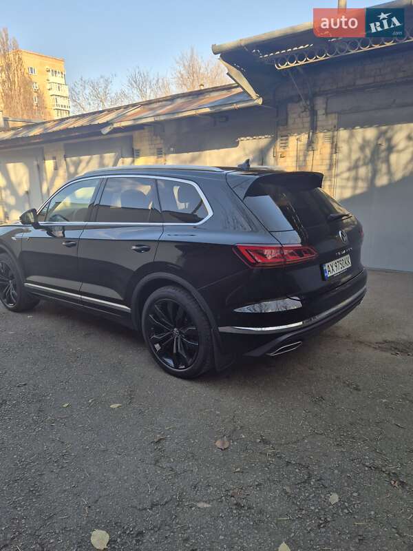 Внедорожник / Кроссовер Volkswagen Touareg 2023 в Киеве