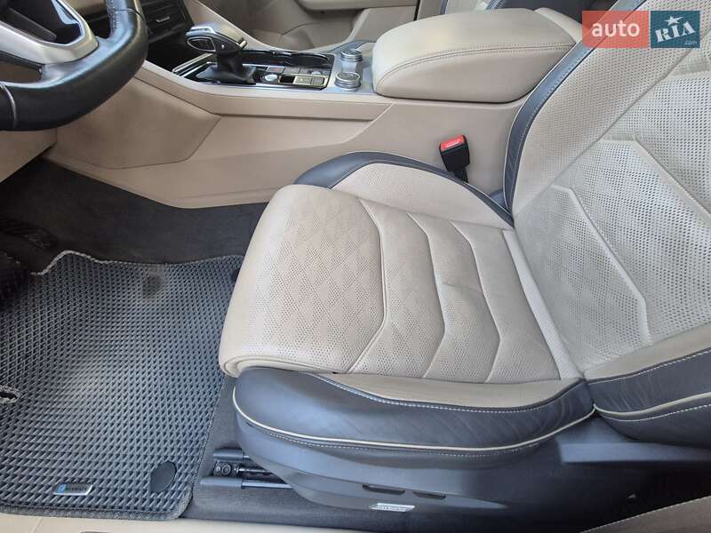 Внедорожник / Кроссовер Volkswagen Touareg 2023 в Киеве