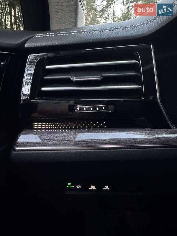 Внедорожник / Кроссовер Volkswagen Touareg 2018 в Черкассах