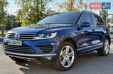 Внедорожник / Кроссовер Volkswagen Touareg 2015 в Днепре