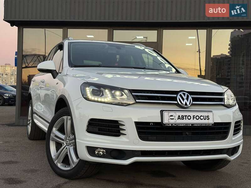 Внедорожник / Кроссовер Volkswagen Touareg 2012 в Киеве