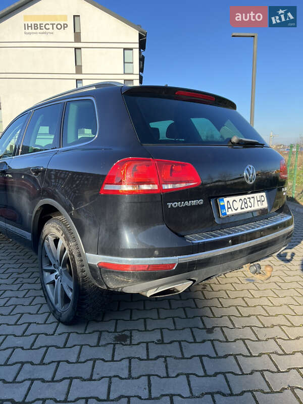 Внедорожник / Кроссовер Volkswagen Touareg 2015 в Луцке