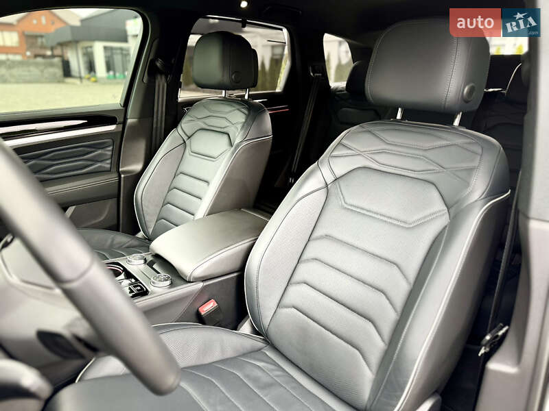 Внедорожник / Кроссовер Volkswagen Touareg 2024 в Иршаве