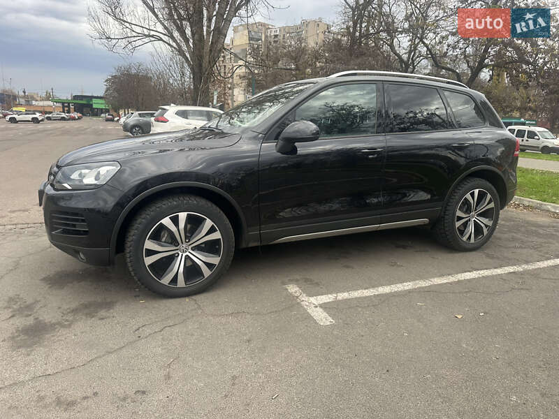 Внедорожник / Кроссовер Volkswagen Touareg 2011 в Одессе