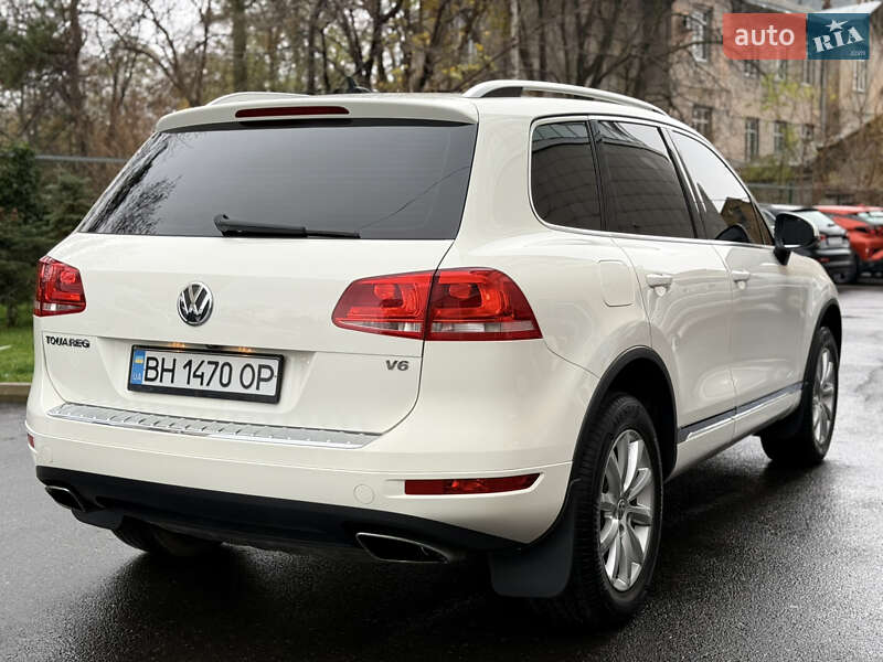 Внедорожник / Кроссовер Volkswagen Touareg 2011 в Одессе