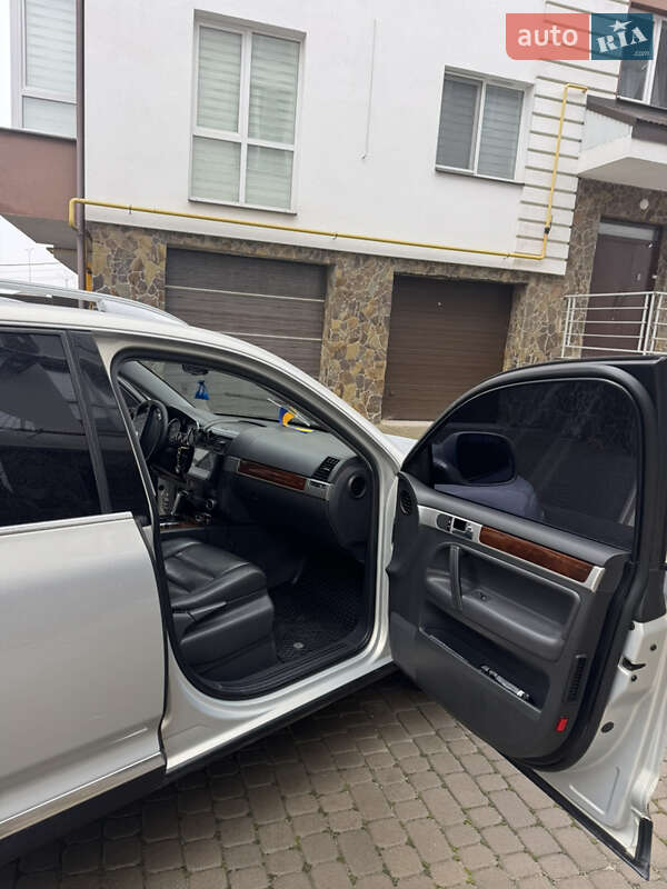 Внедорожник / Кроссовер Volkswagen Touareg 2009 в Львове