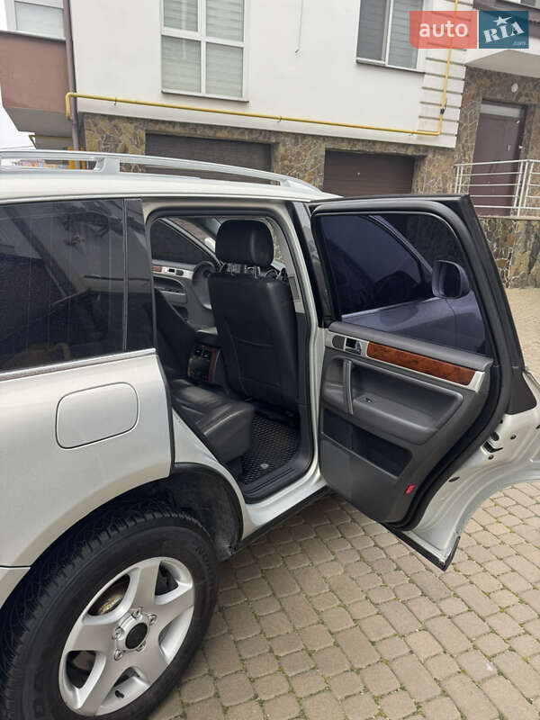 Внедорожник / Кроссовер Volkswagen Touareg 2009 в Львове