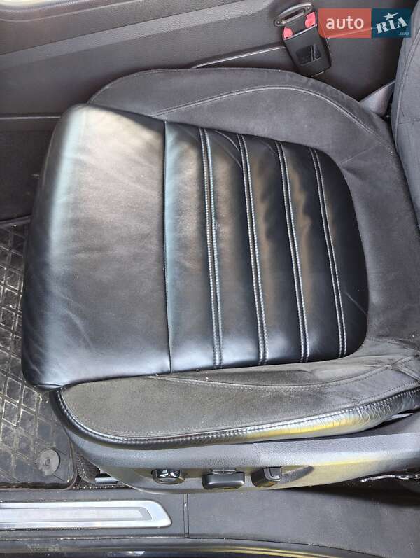 Внедорожник / Кроссовер Volkswagen Touareg 2015 в Ахтырке