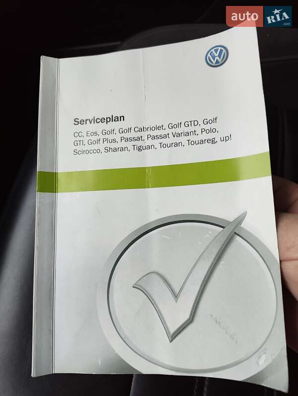 Внедорожник / Кроссовер Volkswagen Touareg 2015 в Ахтырке