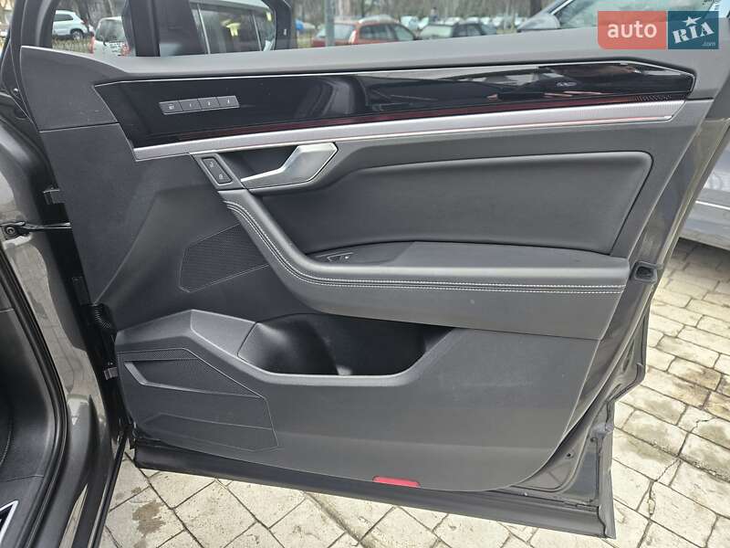 Внедорожник / Кроссовер Volkswagen Touareg 2023 в Киеве