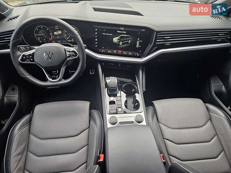 Внедорожник / Кроссовер Volkswagen Touareg 2023 в Киеве