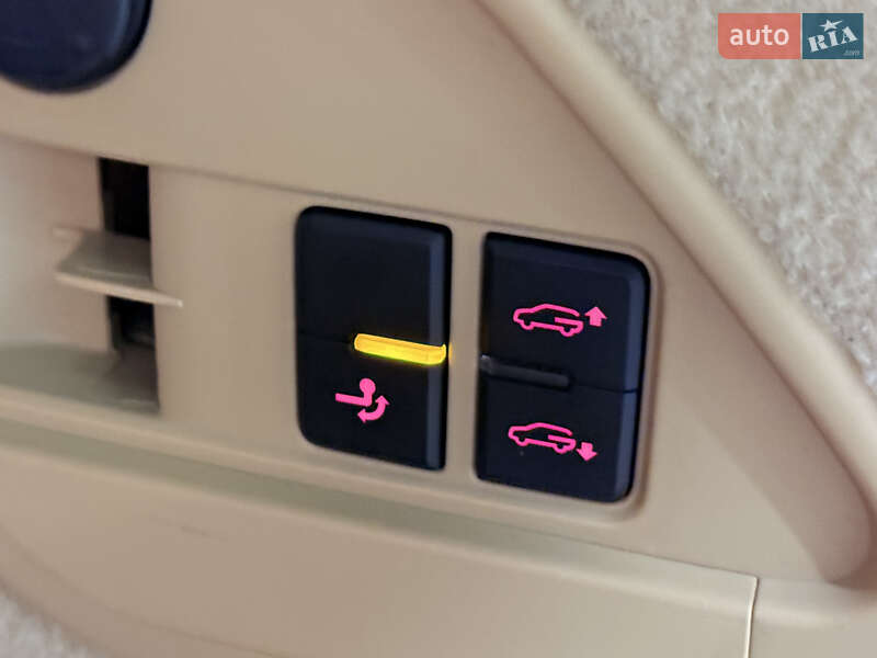 Внедорожник / Кроссовер Volkswagen Touareg 2014 в Одессе