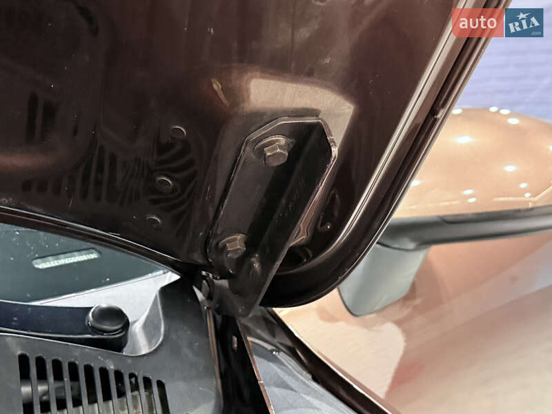 Внедорожник / Кроссовер Volkswagen Touareg 2014 в Одессе