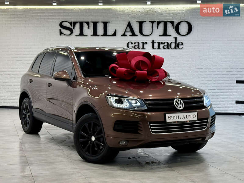 Внедорожник / Кроссовер Volkswagen Touareg 2014 в Одессе