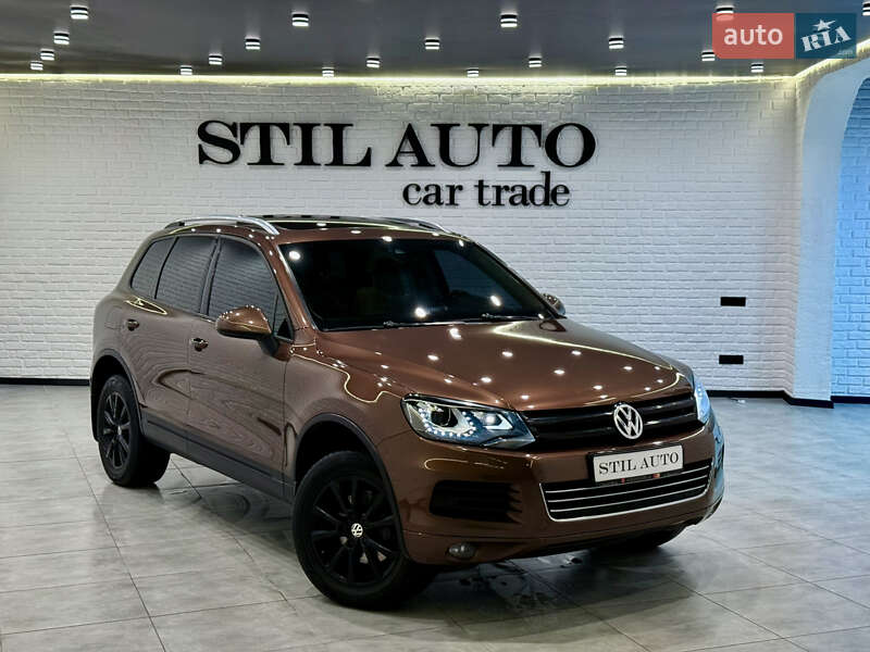Внедорожник / Кроссовер Volkswagen Touareg 2014 в Одессе