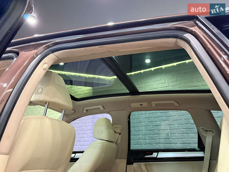 Внедорожник / Кроссовер Volkswagen Touareg 2014 в Одессе