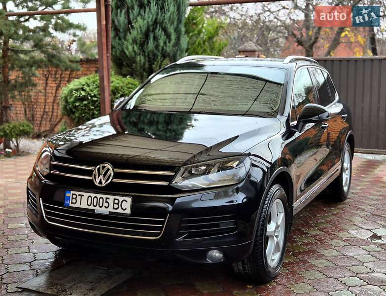 Внедорожник / Кроссовер Volkswagen Touareg 2012 в Запорожье