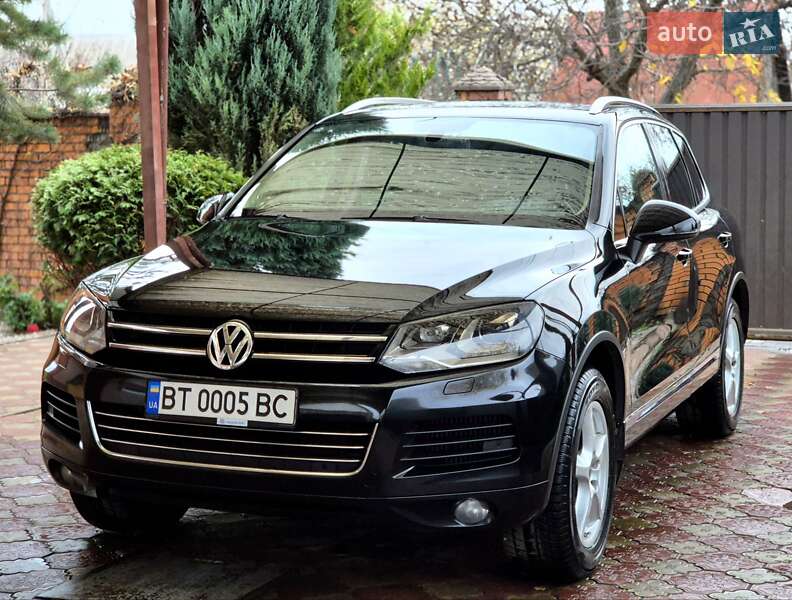 Внедорожник / Кроссовер Volkswagen Touareg 2012 в Запорожье