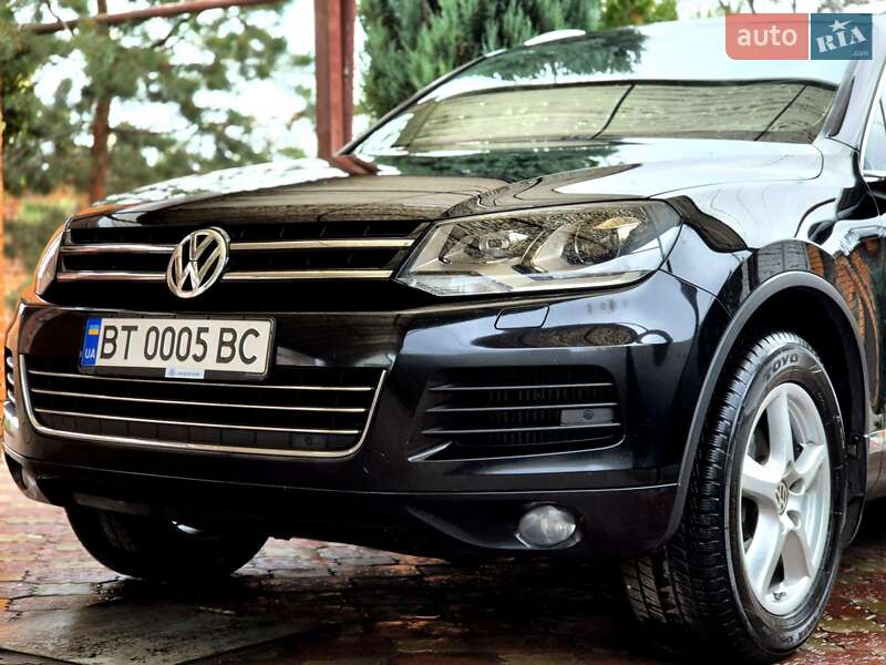 Внедорожник / Кроссовер Volkswagen Touareg 2012 в Запорожье