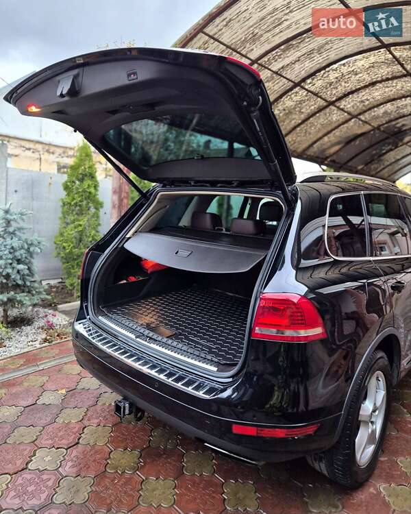 Внедорожник / Кроссовер Volkswagen Touareg 2012 в Запорожье
