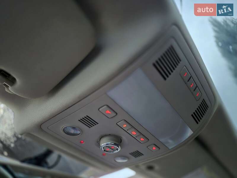 Внедорожник / Кроссовер Volkswagen Touareg 2012 в Запорожье