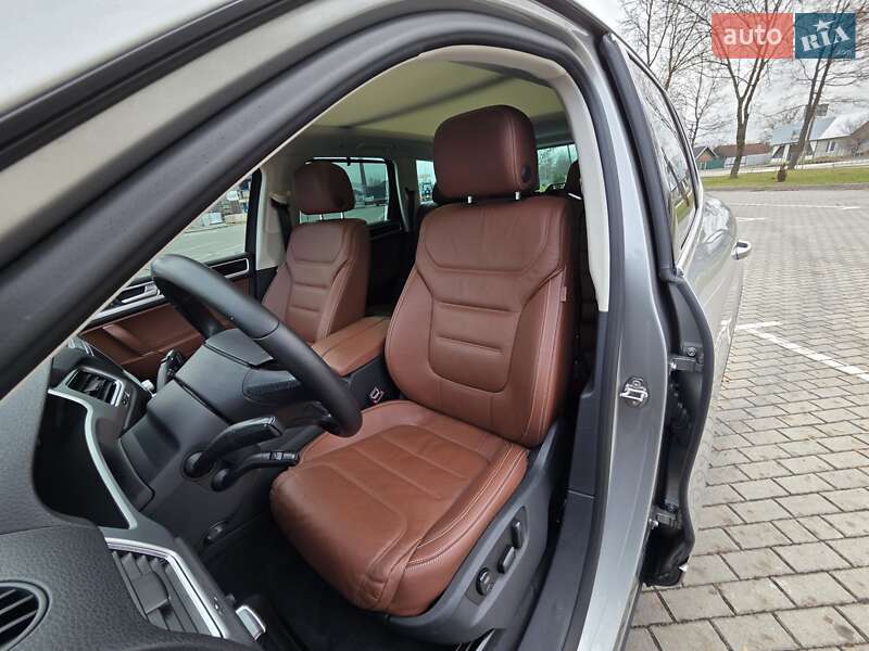 Внедорожник / Кроссовер Volkswagen Touareg 2016 в Коломые