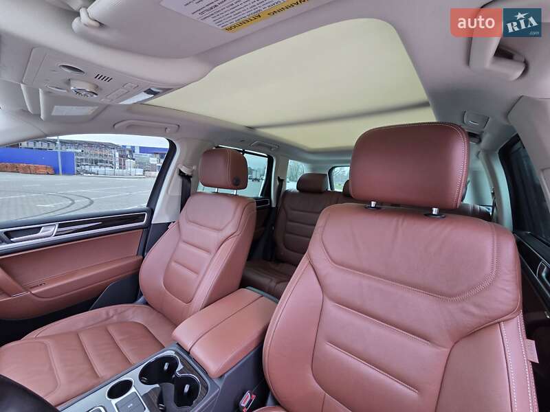 Внедорожник / Кроссовер Volkswagen Touareg 2016 в Коломые