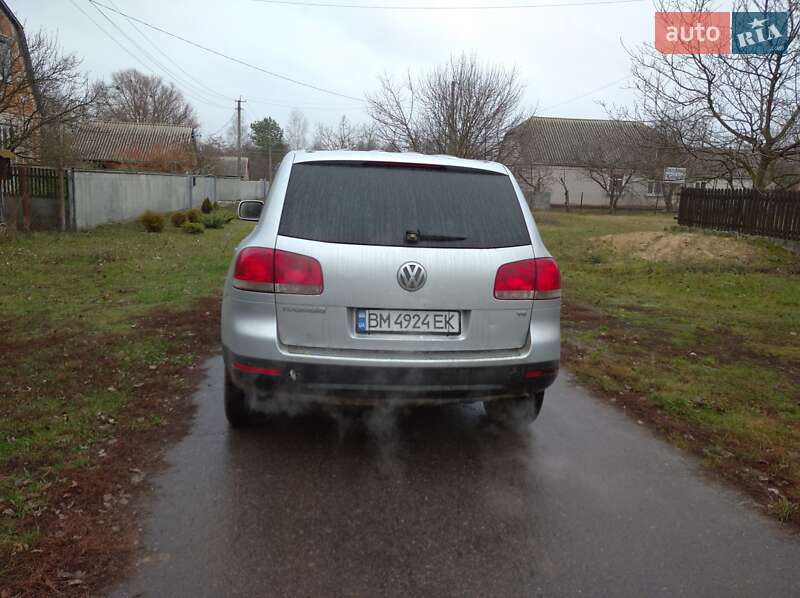Внедорожник / Кроссовер Volkswagen Touareg 2005 в Ромнах