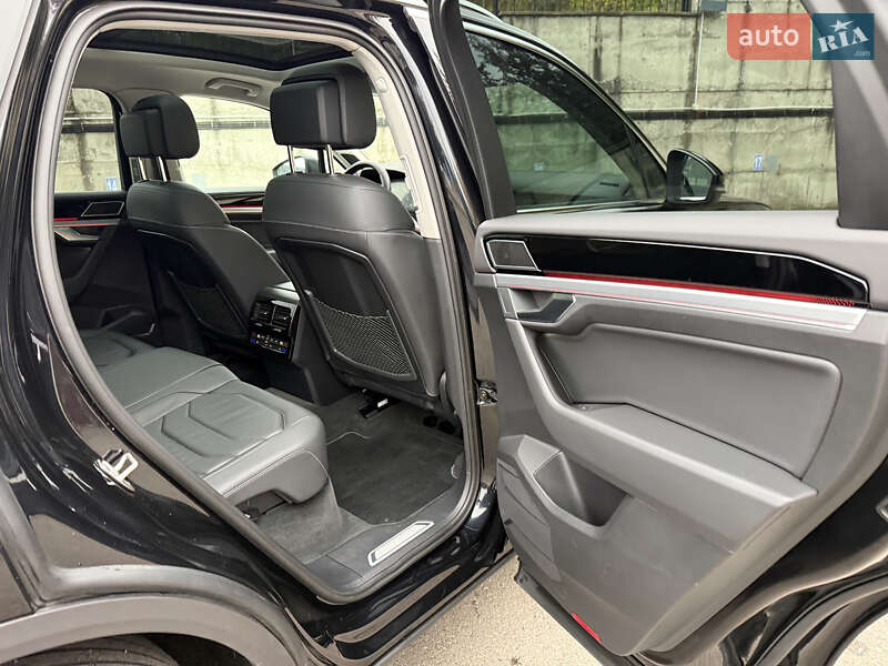 Внедорожник / Кроссовер Volkswagen Touareg 2021 в Ровно