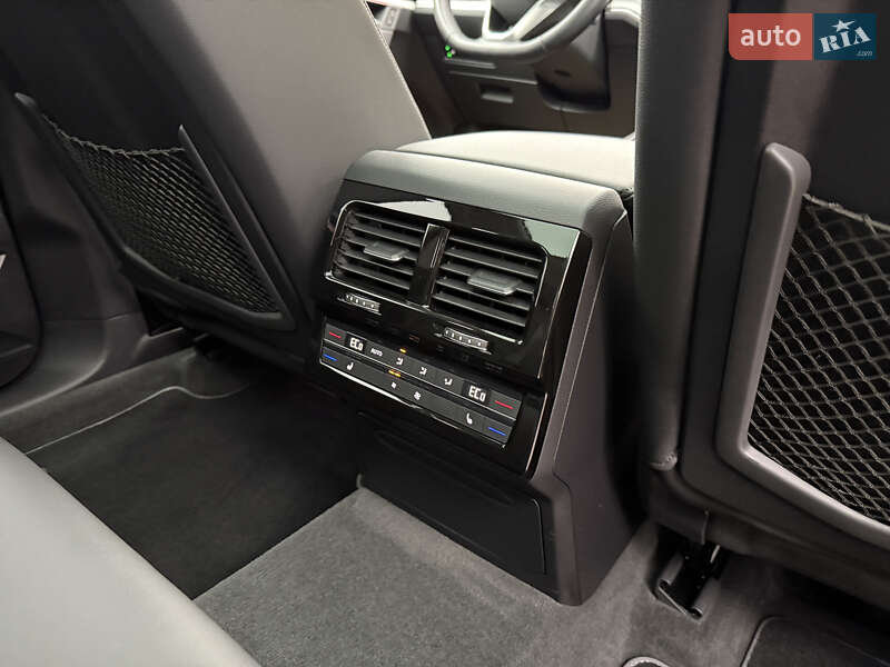 Внедорожник / Кроссовер Volkswagen Touareg 2021 в Ровно