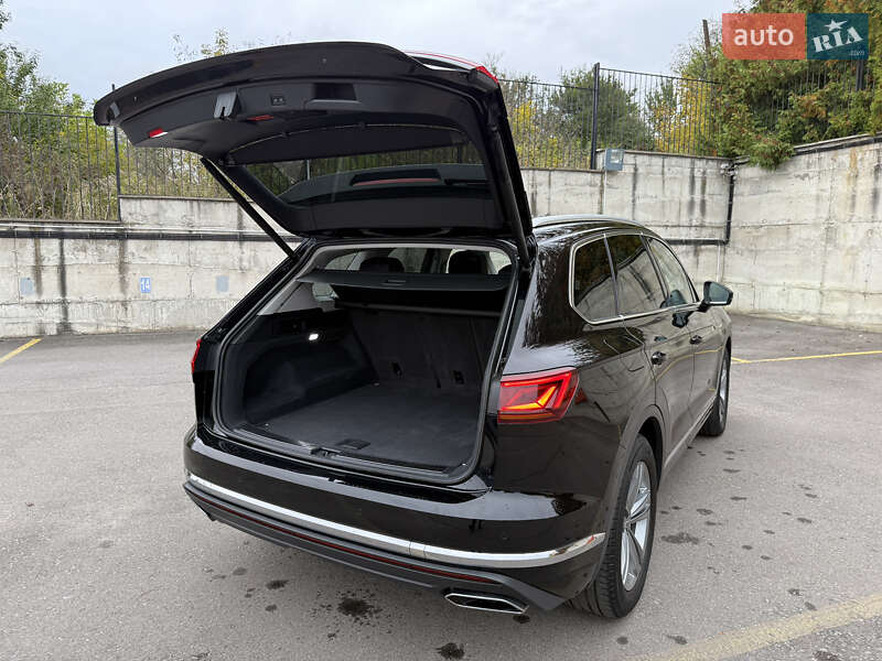 Внедорожник / Кроссовер Volkswagen Touareg 2021 в Ровно