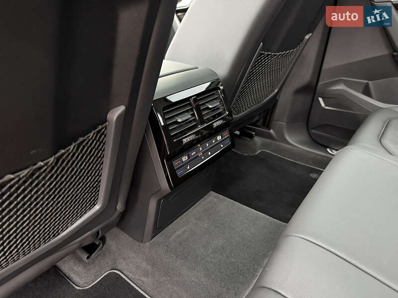 Внедорожник / Кроссовер Volkswagen Touareg 2021 в Ровно