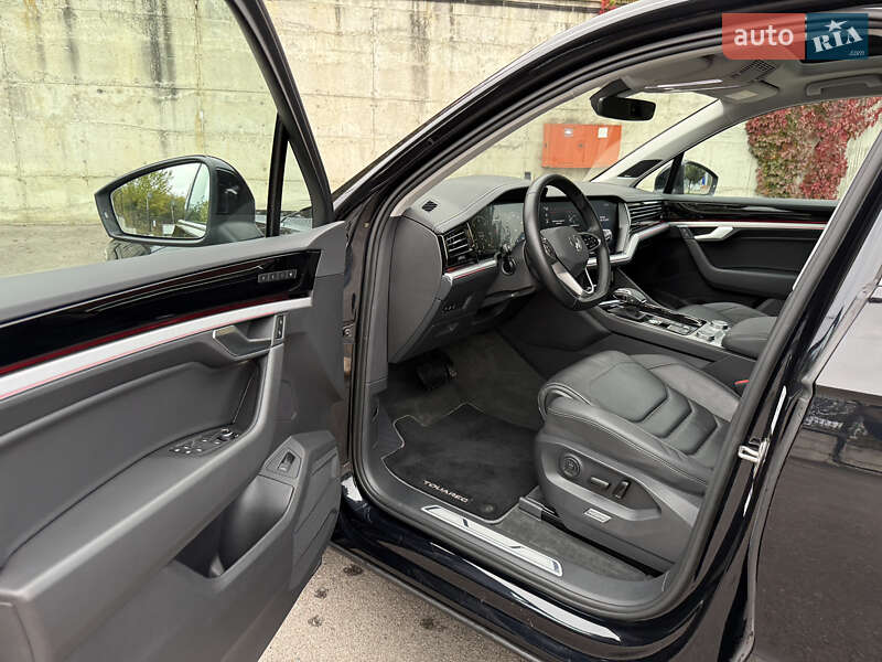 Внедорожник / Кроссовер Volkswagen Touareg 2021 в Ровно