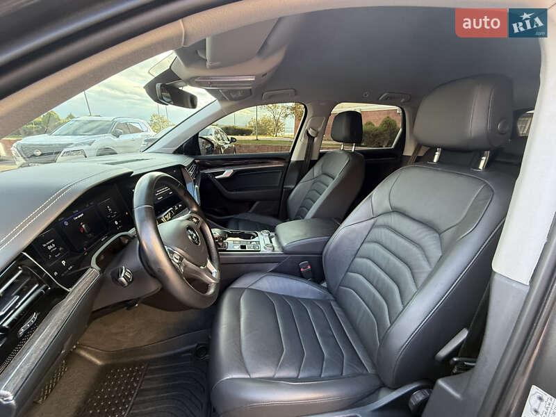 Внедорожник / Кроссовер Volkswagen Touareg 2018 в Одессе