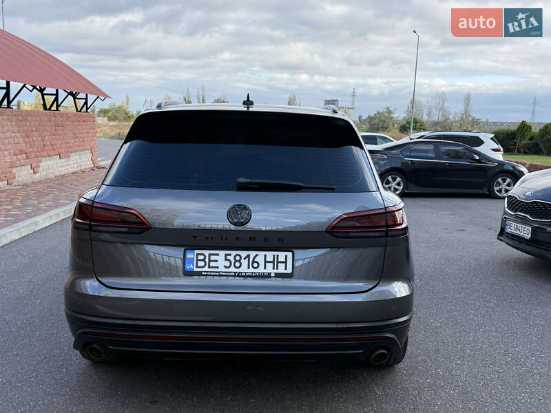 Внедорожник / Кроссовер Volkswagen Touareg 2018 в Одессе
