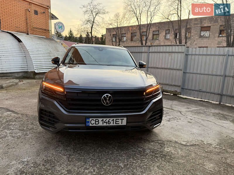 Внедорожник / Кроссовер Volkswagen Touareg 2020 в Киеве