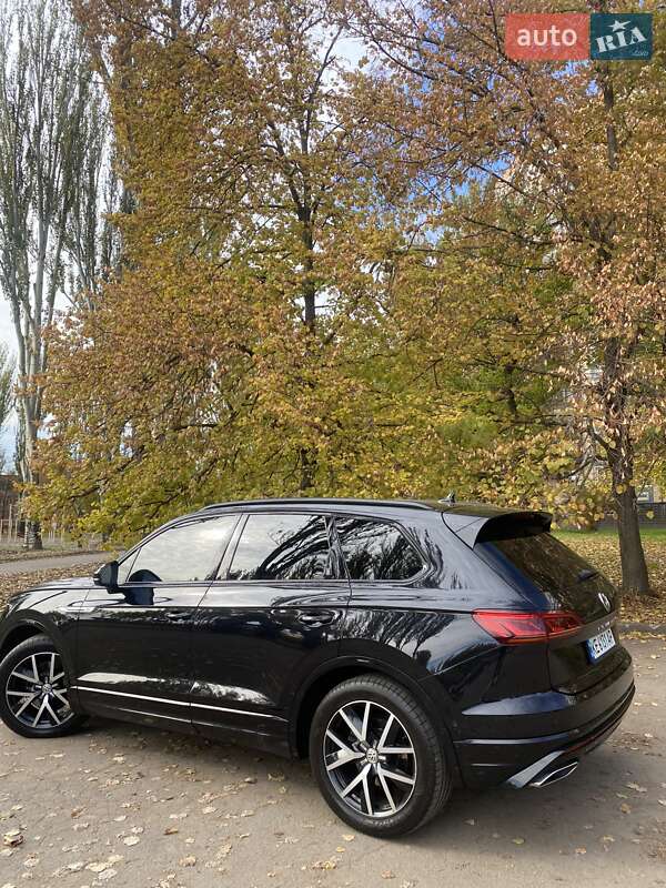 Внедорожник / Кроссовер Volkswagen Touareg 2018 в Кривом Роге