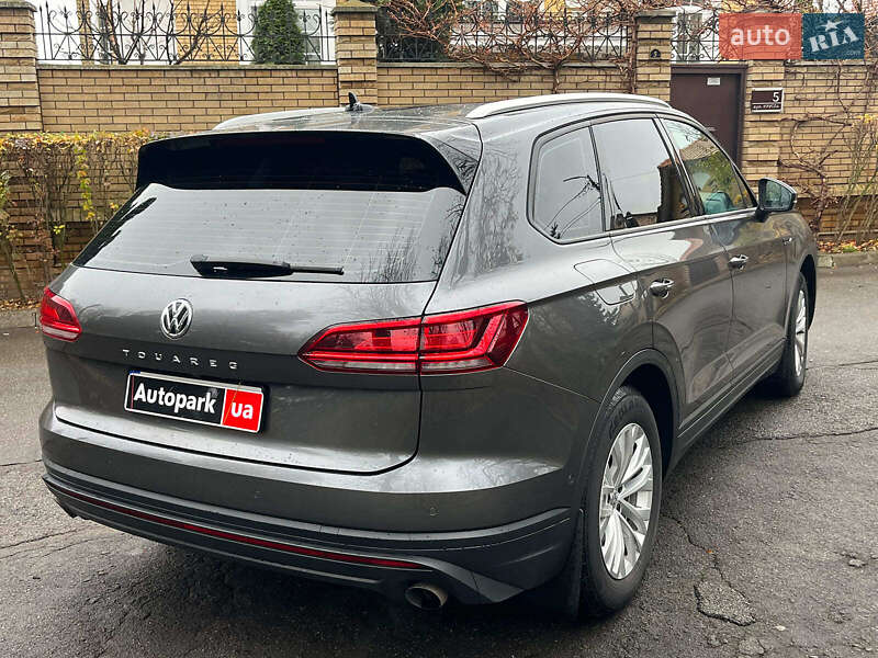 Внедорожник / Кроссовер Volkswagen Touareg 2019 в Киеве