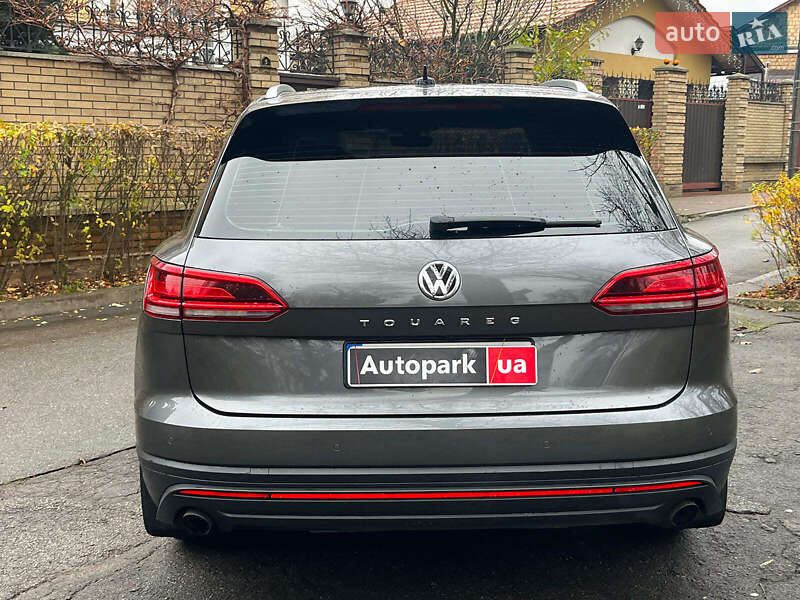 Внедорожник / Кроссовер Volkswagen Touareg 2019 в Киеве