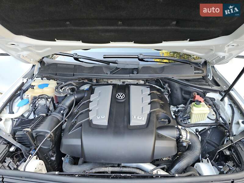 Внедорожник / Кроссовер Volkswagen Touareg 2013 в Броварах